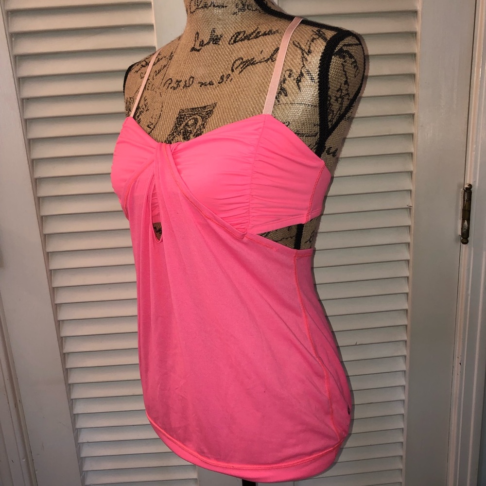 Super cute Lululemon workout 💪 top!